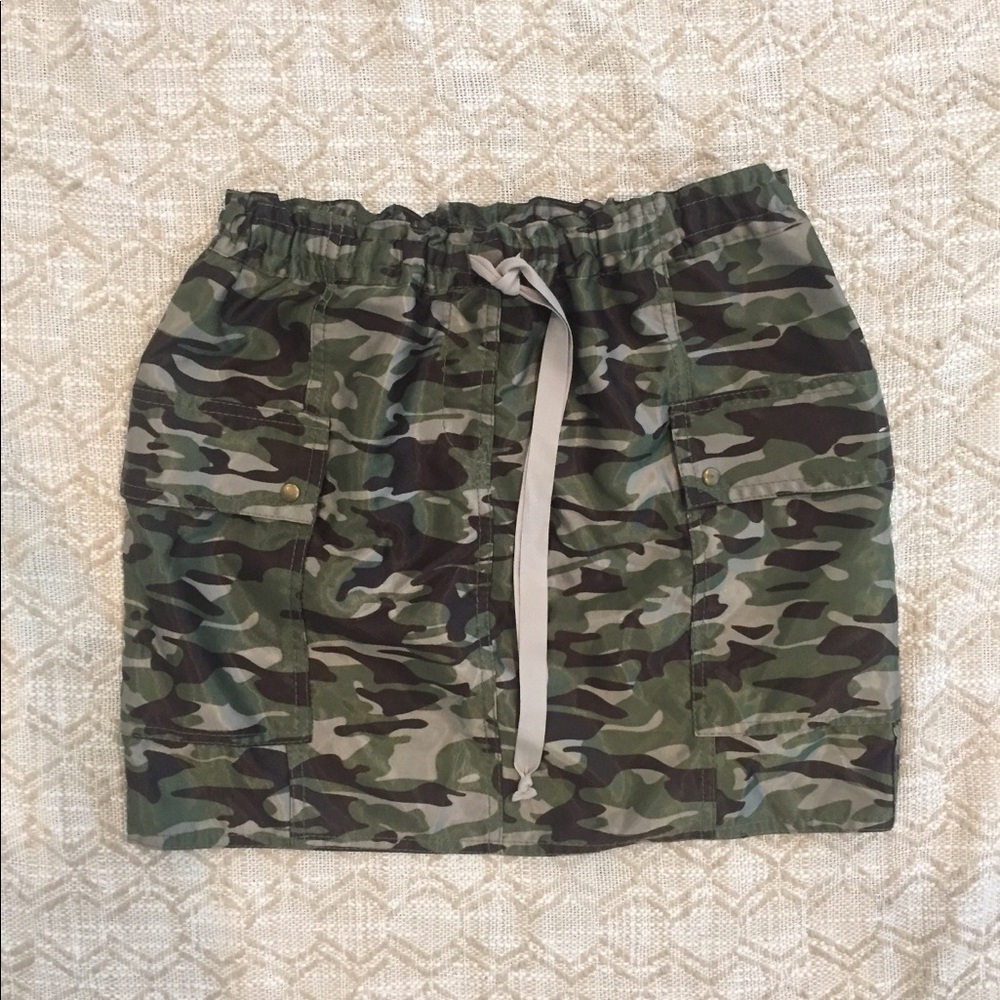 Express camo camouflage skirt size Small
